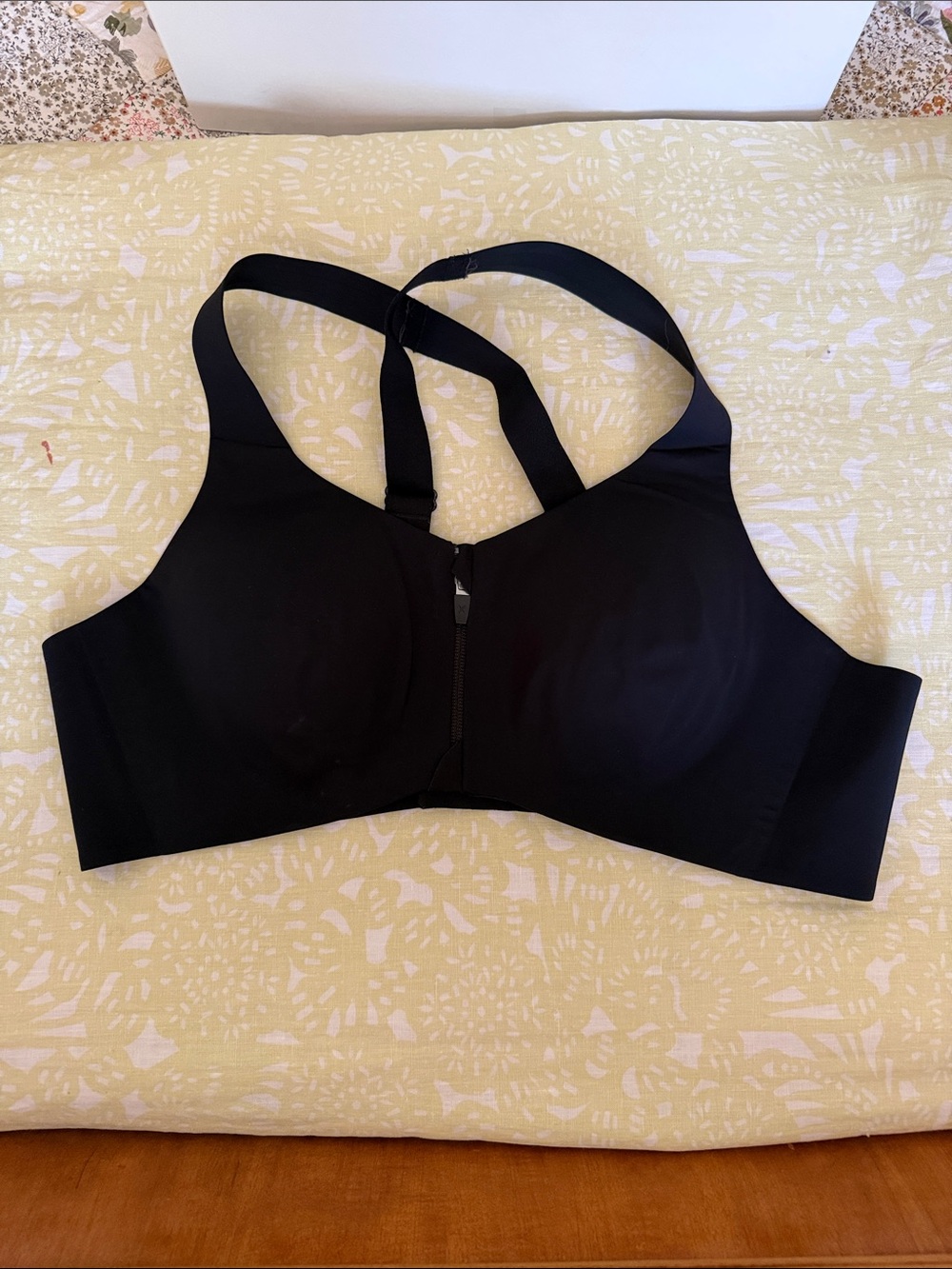 Knix Front-Zip with back adjustable black, padded jog bra - size 5